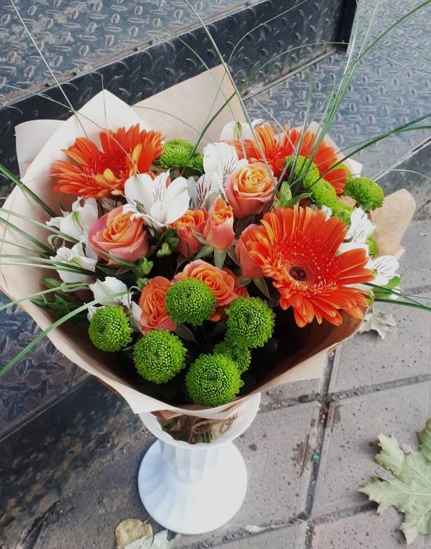 Букет цветов из: Герберы, Хризантемы, Альстромерии и Розы в Сосновоборске Пензенской области