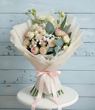Букет цветов из:  Розы и Лизиантусы в Сосновоборске Пензенской области