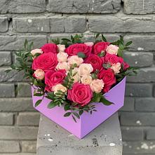 Цветочная композиция из Розы в коробке #REPLACE_PRED# Сосновоборске Пензенской области