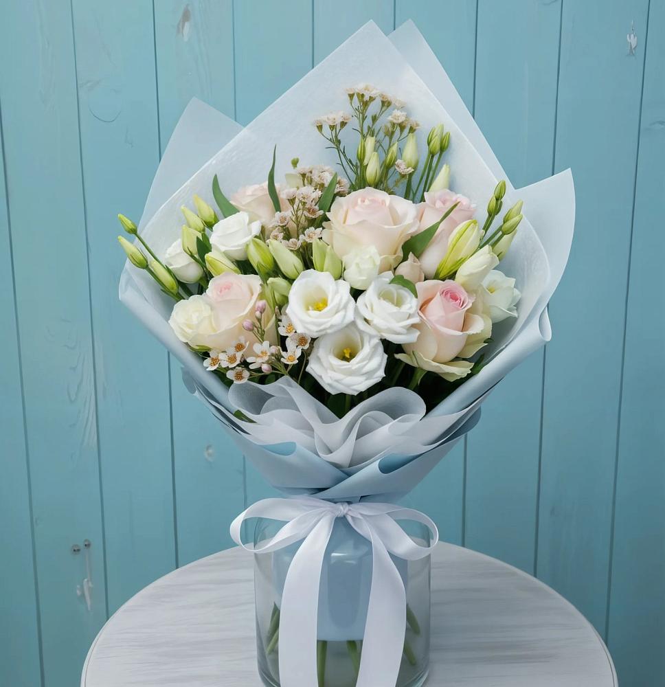 Букет цветов из: Розы и Лизиантусы в Сосновоборске Пензенской области