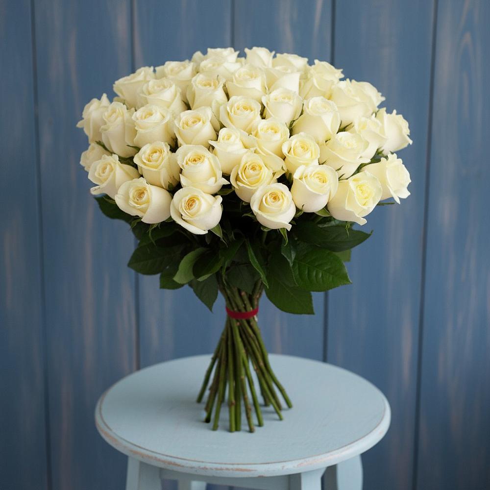 Букет 51 Белая роза Эдлесс Лав в Сосновоборске Пензенской области