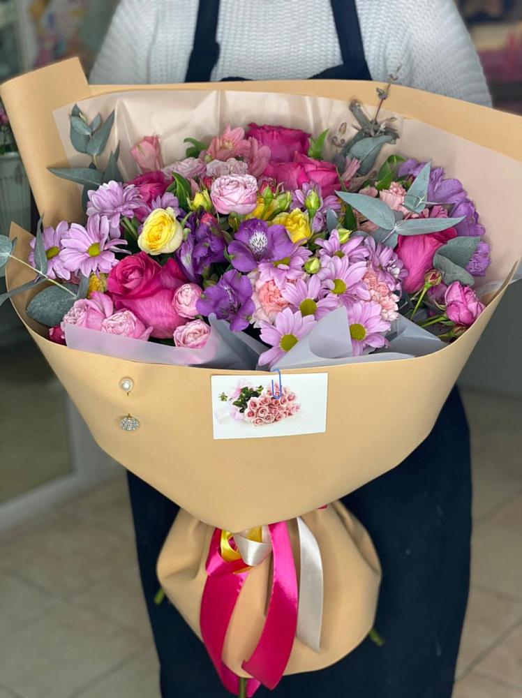 Букет цветов из: Хризантемы, Гвоздики и Альстромерии в Сосновоборске Пензенской области