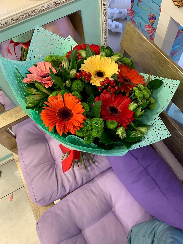 Букет цветов из: Герберы, Хризантемы и Альстромерии в Сосновоборске Пензенской области