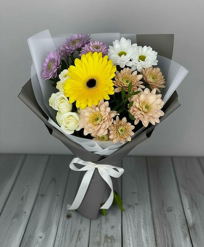 Букет цветов из: Розы, Герберы и Хризантемы в Сосновоборске Пензенской области