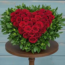 Цветочная композиция из Розы в виде сердца в Сосновоборске Пензенской области