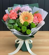 Букет цветов из:  Гвоздики, Розы, Герберы и Хризантемы #REPLACE_PRED# Сосновоборске Пензенской области