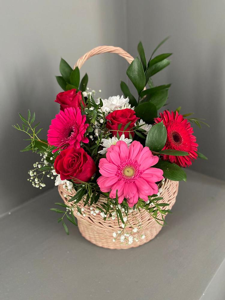 Цветочная композиция из Розы, Хризантемы и Герберы в корзине в Сосновоборске Пензенской области