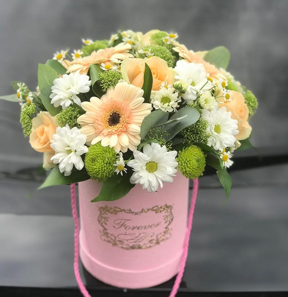 Цветочная композиция из Розы, Герберы и Хризантемы в шляпной коробке в Сосновоборске Пензенской области