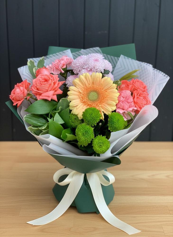 Букет цветов из: Гвоздики, Розы, Герберы и Хризантемы в Сосновоборске Пензенской области