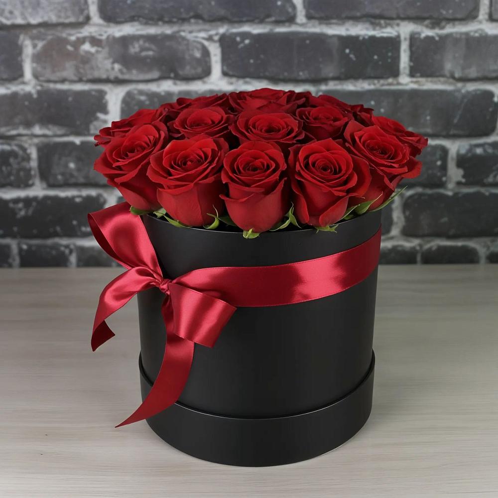 Цветочная композиция из Розы в шляпной коробке в Сосновоборске Пензенской области