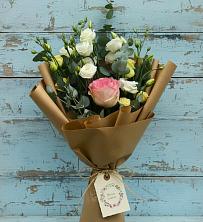 Букет цветов из:  Розы и Лизиантусы в Сосновоборске Пензенской области