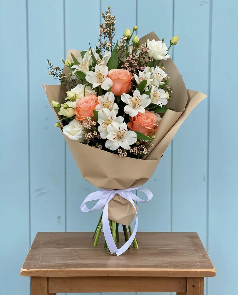 Букет цветов из: Альстромерии, Лизиантусы, Розы и Хризантемы в Сосновоборске Пензенской области
